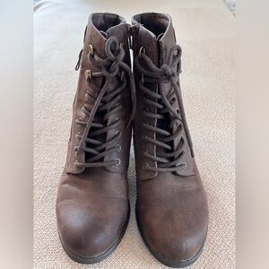 White Mountain Dark Brown Lace-Up Boots
